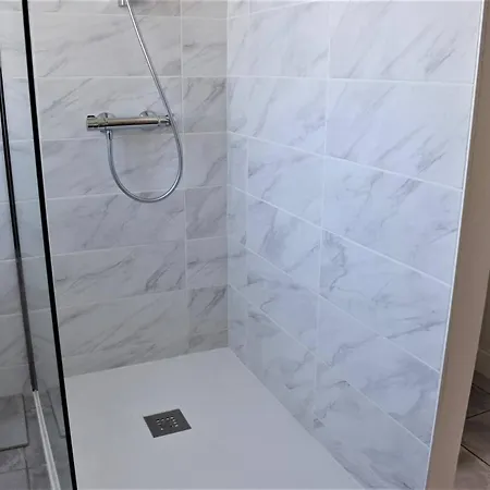 Superbe Maison 4 Etoiles Pour 8 Pers Avec Piscine Sur Le Port De - Ref 873 *