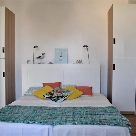 Superbe Maison 4 Etoiles Pour 8 Pers Avec Piscine Sur Le Port De - Ref 873 Willa *